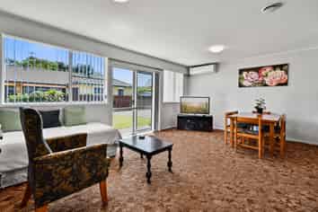 2/42 Halsey Road, Manurewa