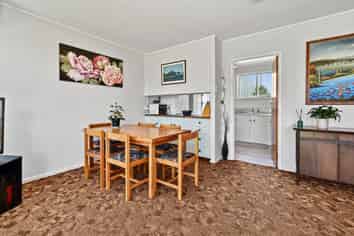 2/42 Halsey Road, Manurewa