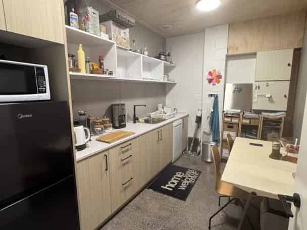 Ground Floor Showroom / Office