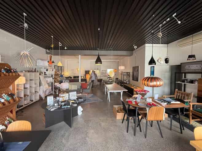 Ground Floor Showroom / Office