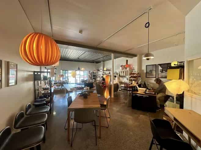 Ground Floor Showroom / Office