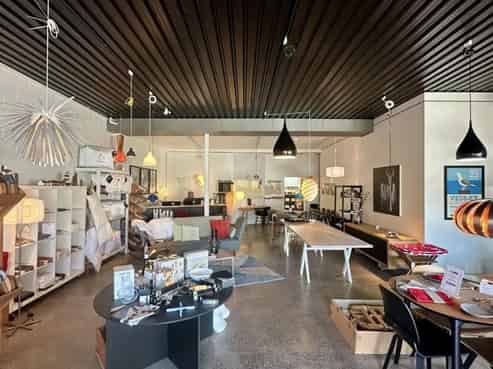 Ground Floor Showroom / Office