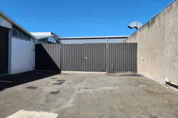 Warehouse, workshop or mancave