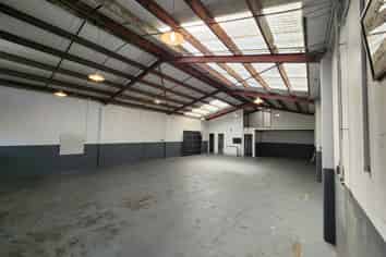 Warehouse, workshop or mancave