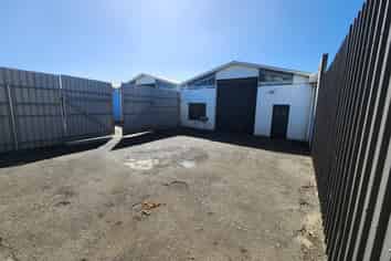 Warehouse, workshop or mancave