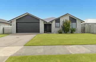 67 Goodwin Crescent, Pyes Pa