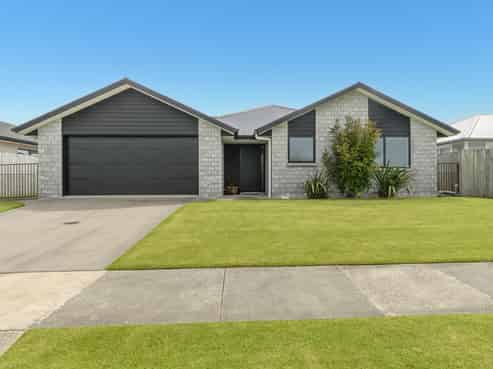 67 Goodwin Crescent, Pyes Pa