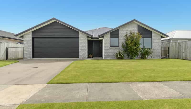 67 Goodwin Crescent, Pyes Pa