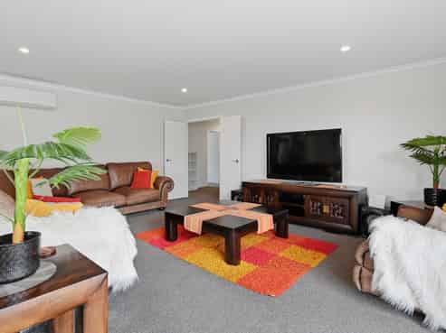 67 Goodwin Crescent, Pyes Pa