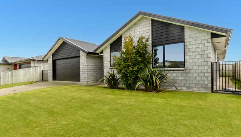 67 Goodwin Crescent, Pyes Pa