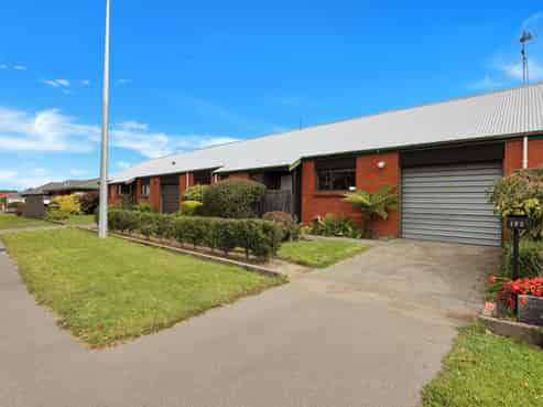 103 Chalmers Avenue, Hampstead