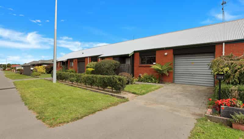 103 Chalmers Avenue, Hampstead