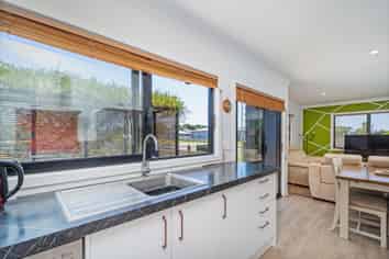 150 Harbour Drive, Matarangi