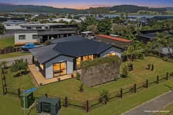 150 Harbour Drive, Matarangi