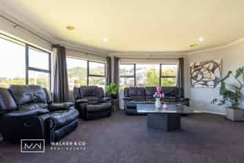 16 Kirton Drive, Riverstone Terraces