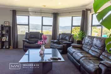 16 Kirton Drive, Riverstone Terraces