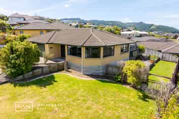 16 Kirton Drive, Riverstone Terraces