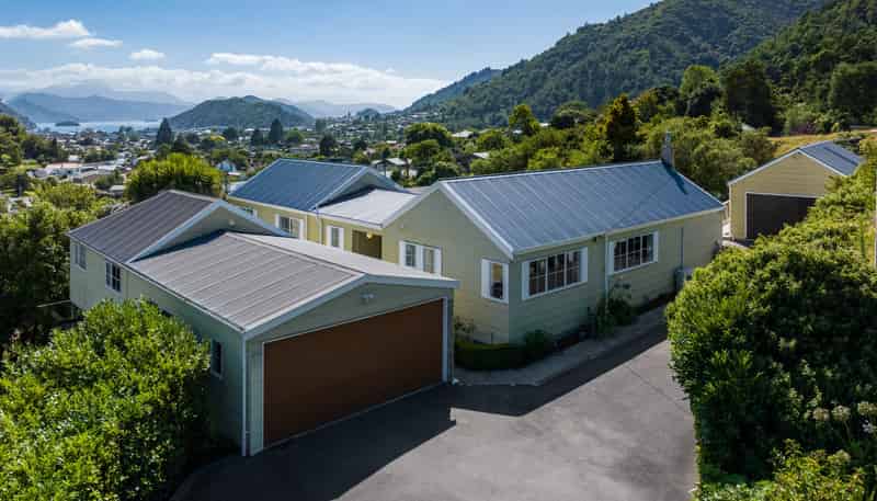 8 and 8a Angle Street, Picton