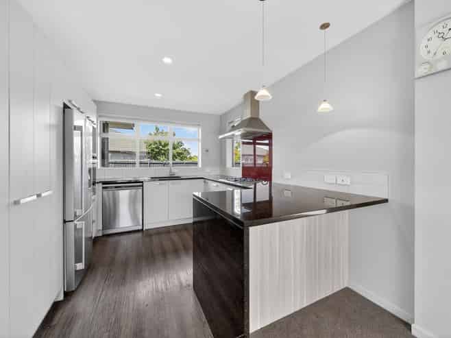 7 Carradale Avenue, Yaldhurst