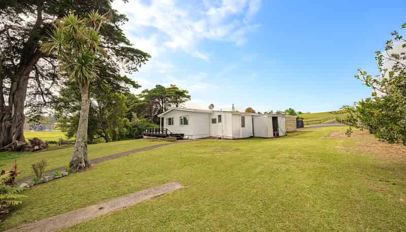 15 Bethells Road, Waitakere