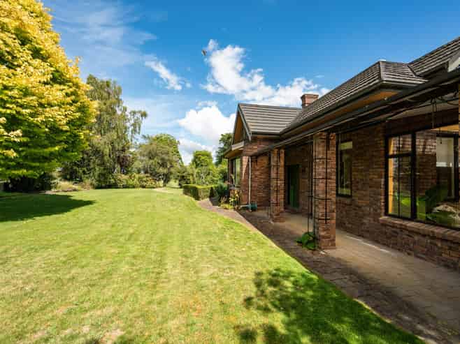 165 Lansdowne Road, Richmond