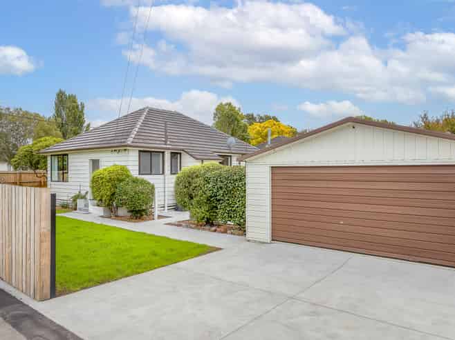 32 Bateman Avenue, Bryndwr