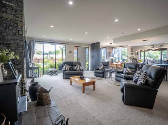 45 Meadowstone Street, Gleniti