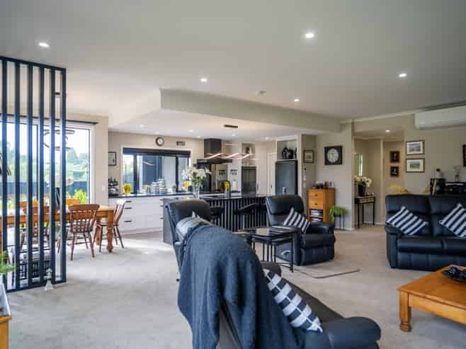 45 Meadowstone Street, Gleniti