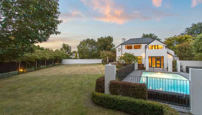 3 Lewisham Park, Saint Albans
