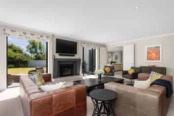 3 Lewisham Park, Saint Albans