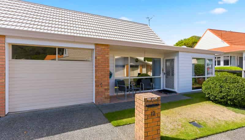 12/17 Redwood Close, Paraparaumu