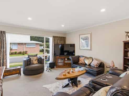 12/17 Redwood Close, Paraparaumu