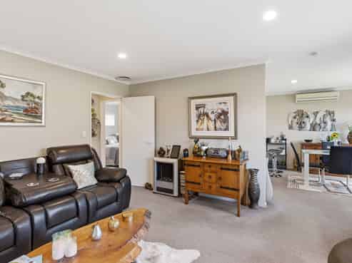 12/17 Redwood Close, Paraparaumu