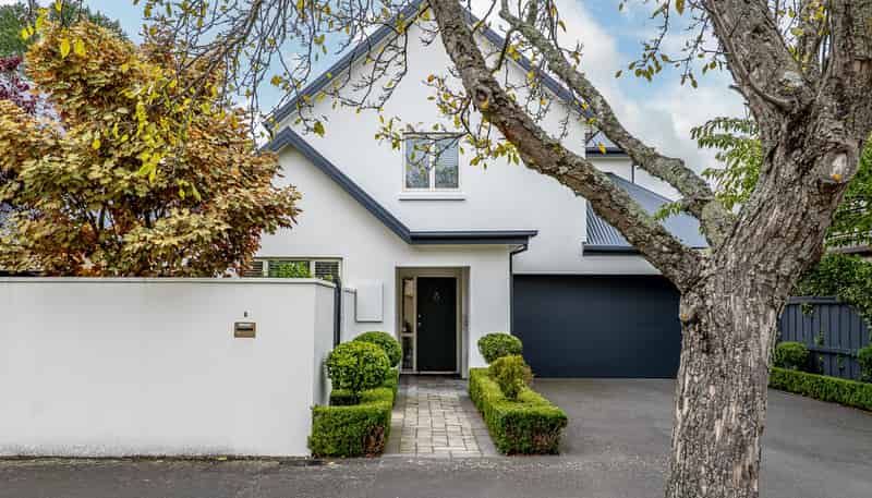 8 Clissold Street, Merivale