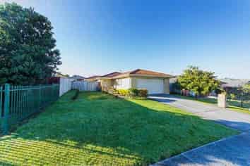 34 Robin Brooke Drive, Flat Bush