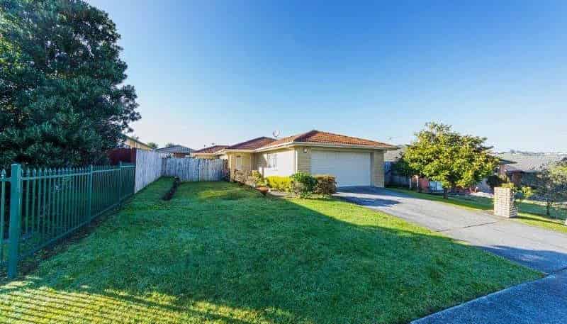 34 Robin Brooke Drive, Flat Bush
