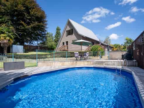 6 Marlowe Drive, Leamington