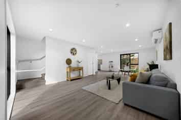 2/60 Landscape Road, Papatoetoe