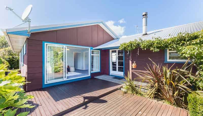 8 Rata Road, Raumati Beach