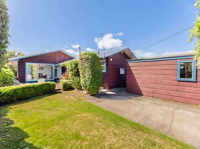 8 Rata Road, Raumati Beach