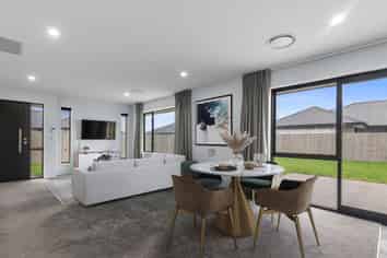 27 Lunn Crescent, LEESTON