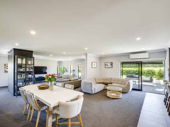 77 Algernon Road, Longlands