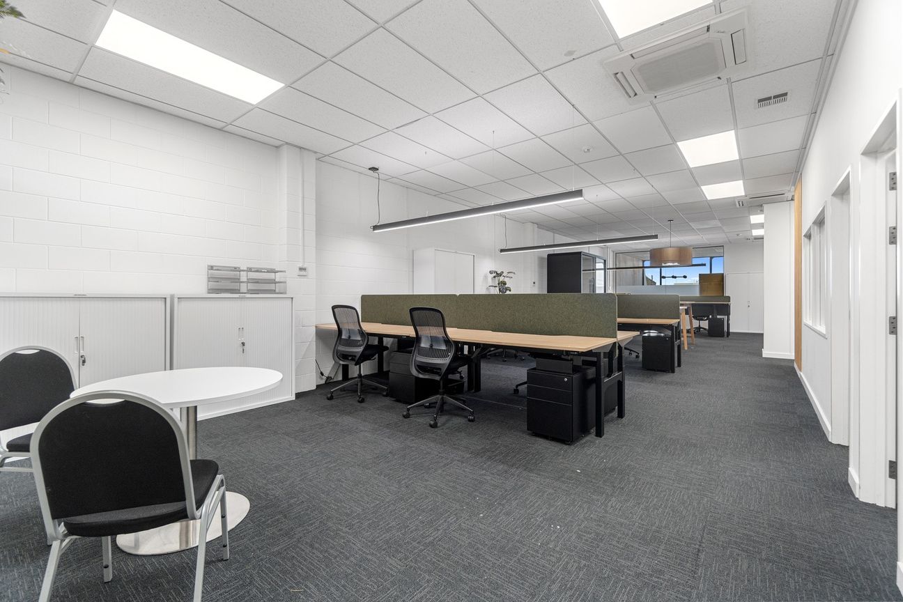 Design-Led & Functional Office in Hamilton East - Altro