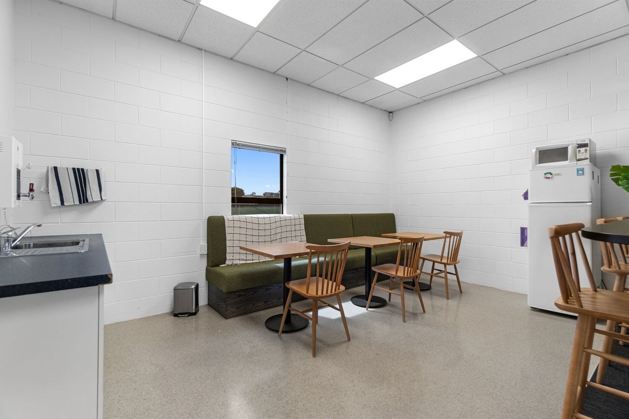 Design-Led & Functional Office in Hamilton East - Vista 6