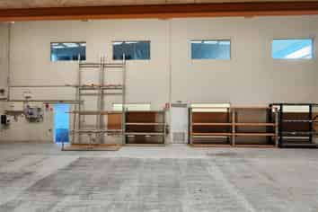 Standout Industrial Unit With Parking and Access