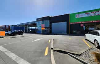 Standout Industrial Unit With Parking and Access