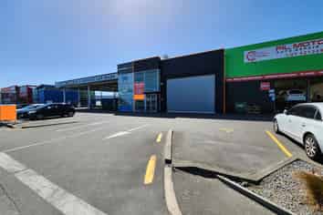 Standout Industrial Unit With Parking and Access