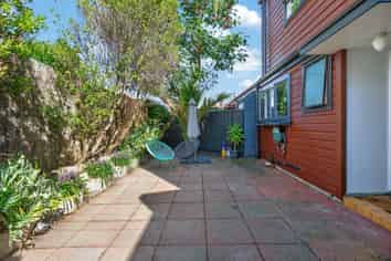 3B Pukatea Street, Eastbourne