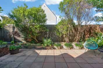 3B Pukatea Street, Eastbourne