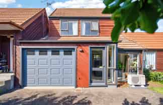 3B Pukatea Street, Eastbourne